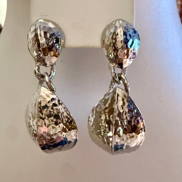 Vintage Pair of Avon Silver Tone Drop Earrings - Picture 10 of 15